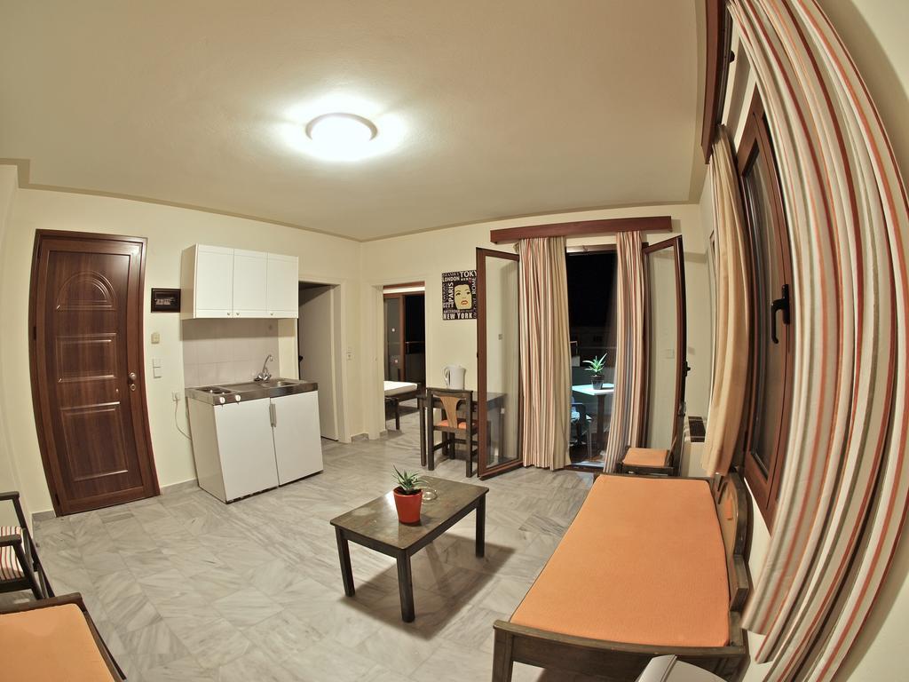 Alexandros M Aparthotel Maleme  Exterior photo