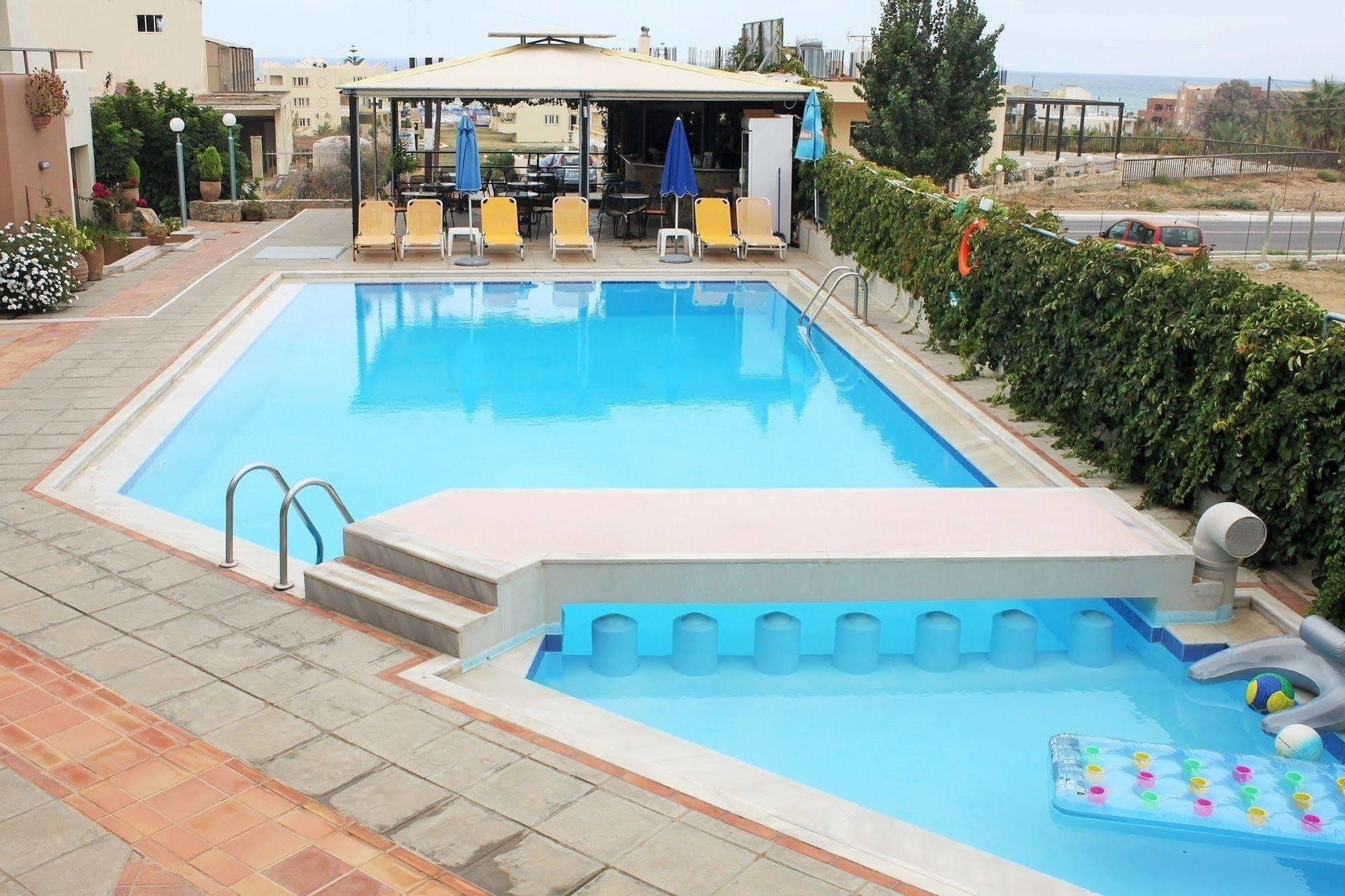 Alexandros M Aparthotel Maleme  Exterior photo