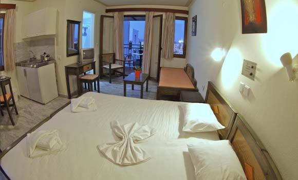 Alexandros M Aparthotel Maleme  Exterior photo